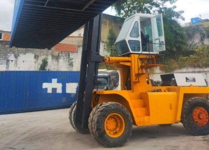 Empilhadeira Milan com Asa Delta - 4 vazios