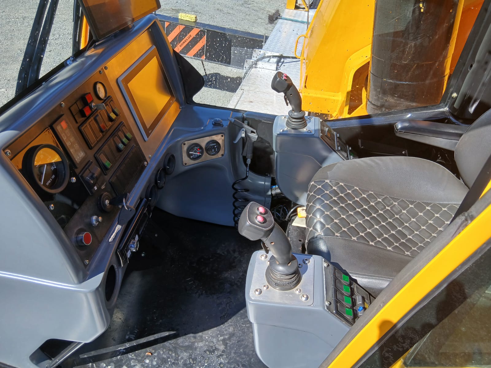 DEMAG AC395 1998 135 TON.
